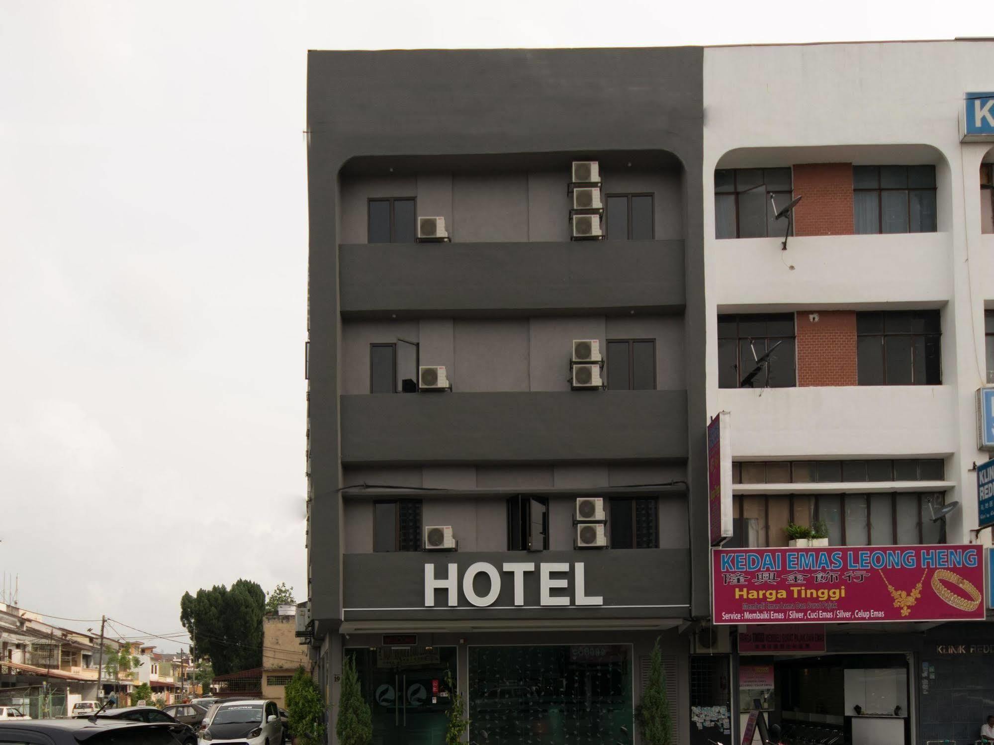 Lavana Hotel Batu Caves Exterior photo