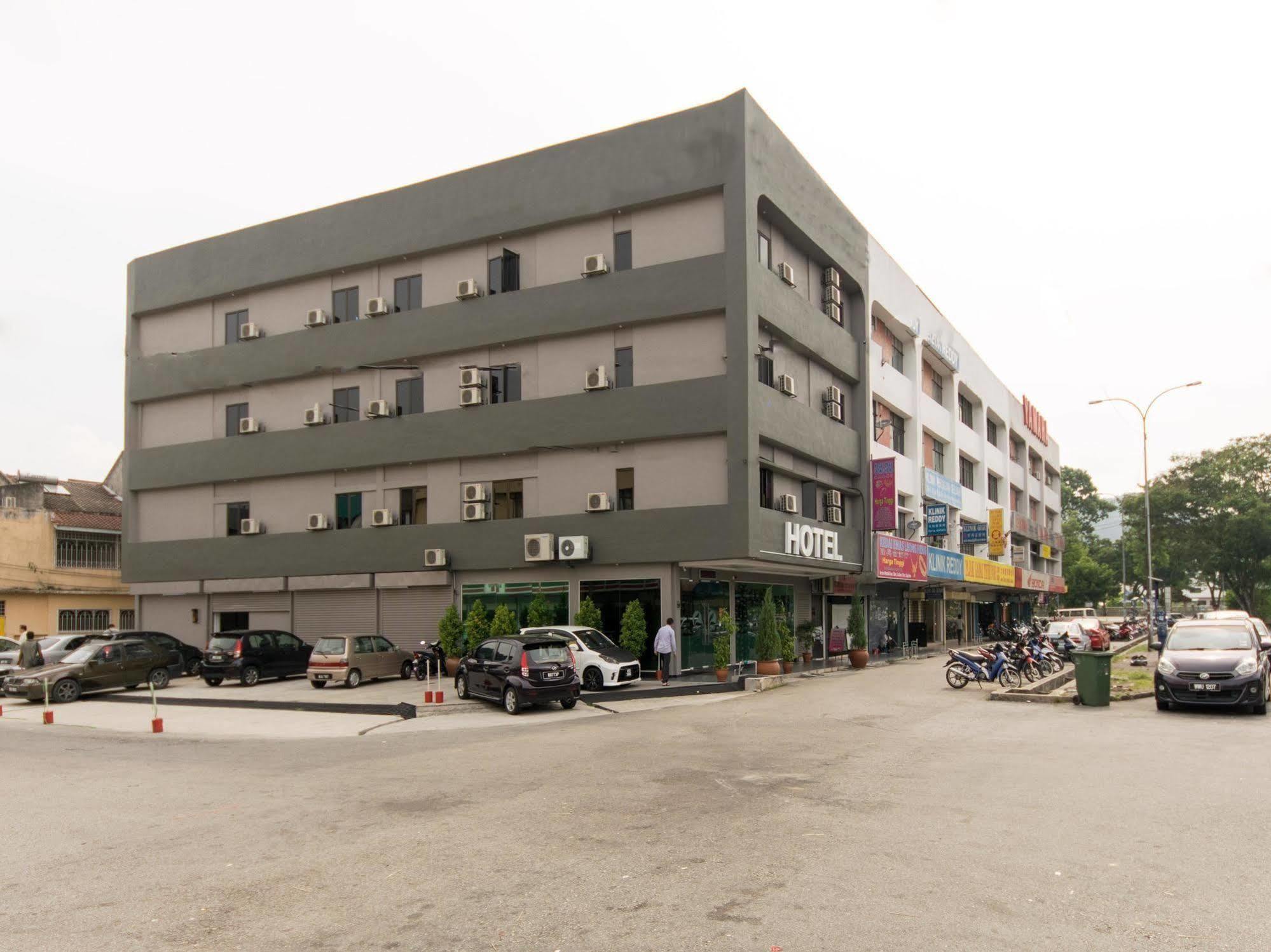 Lavana Hotel Batu Caves Exterior photo